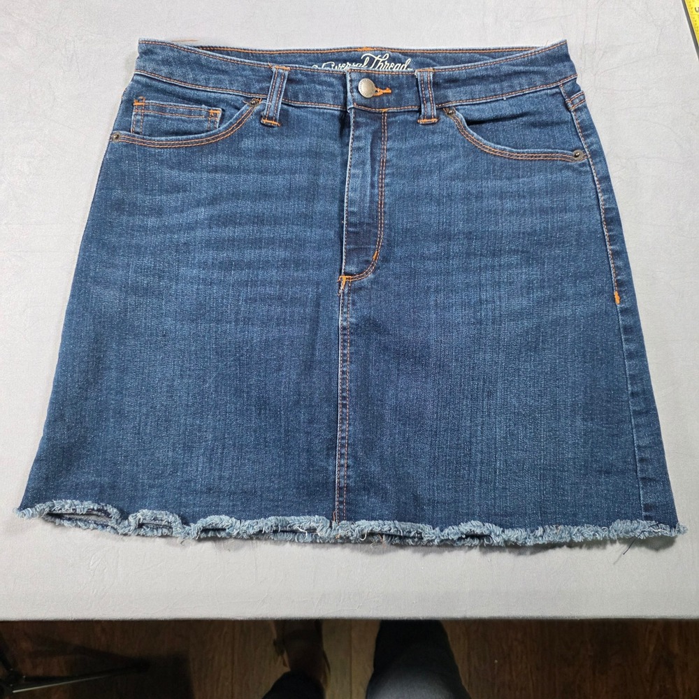 Universal Thread Womens Denim Mini Skirt Medium Wash Raw Hem Size 8/29 Blue
